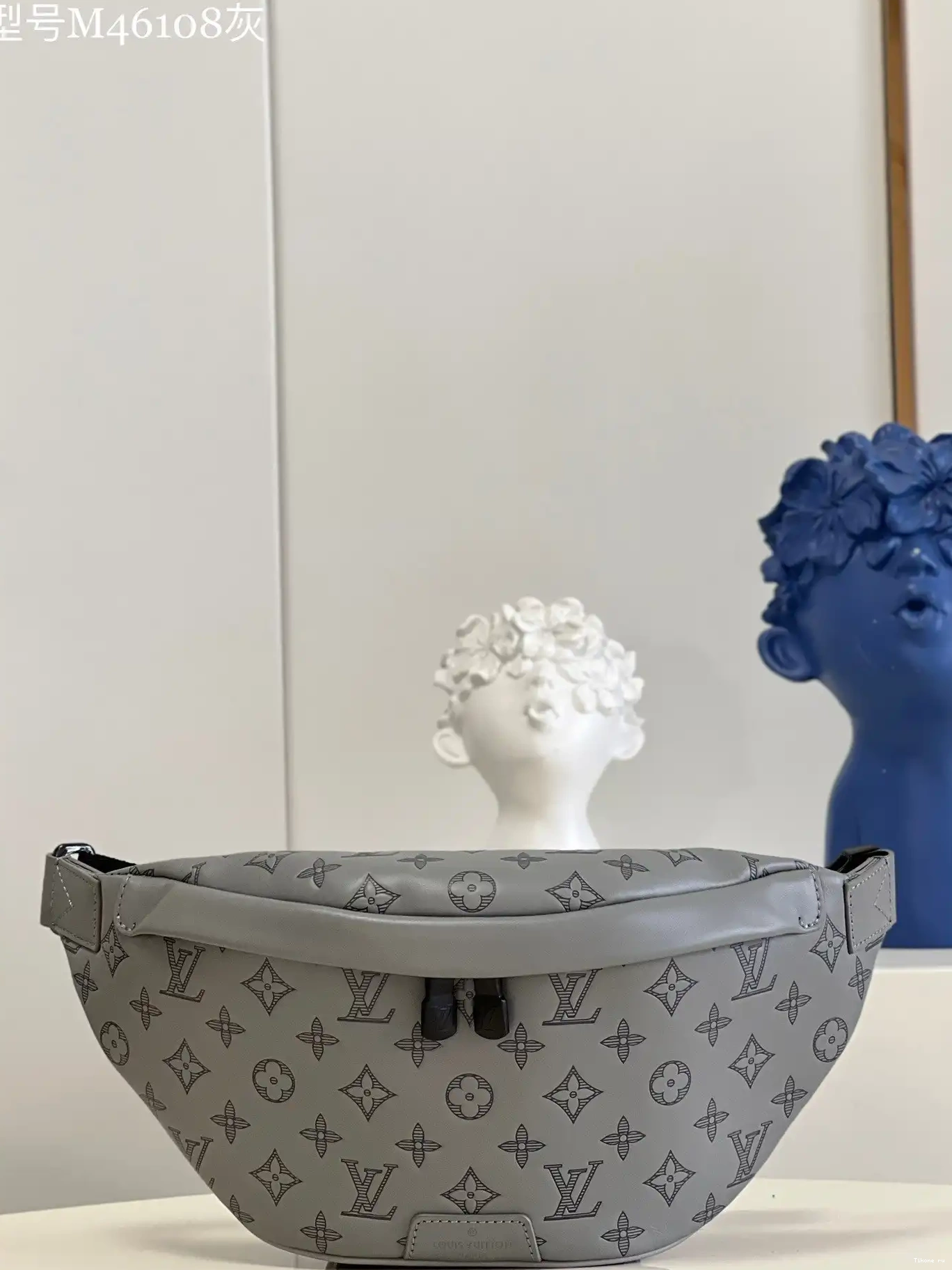 Cheap VUITTON DISCOVERY LOUIS BUMBAG 0627